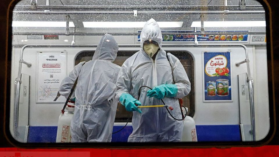  ضدعفونی کردن واگن‌های متروی تهران 