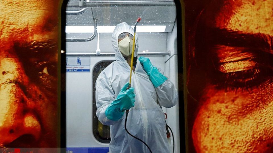  ضدعفونی کردن واگن‌های متروی تهران 