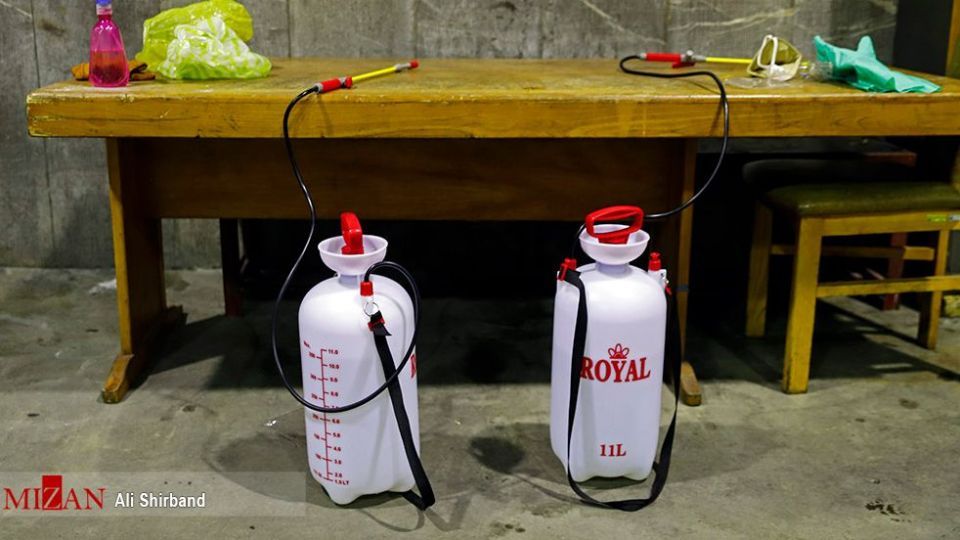  ضدعفونی کردن واگن‌های متروی تهران 