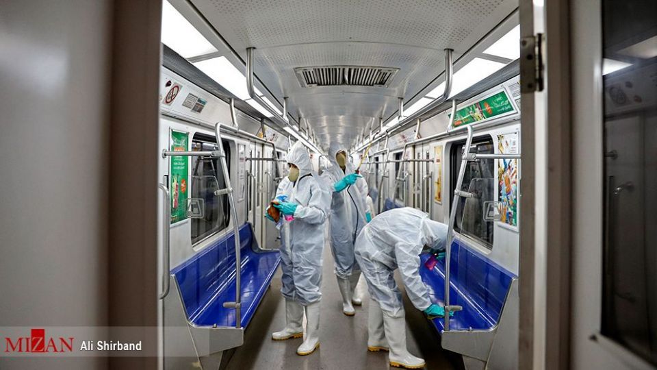  ضدعفونی کردن واگن‌های متروی تهران 