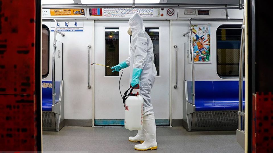  ضدعفونی کردن واگن‌های متروی تهران 