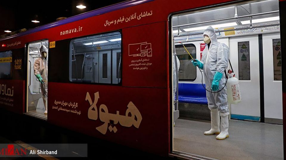  ضدعفونی کردن واگن‌های متروی تهران 