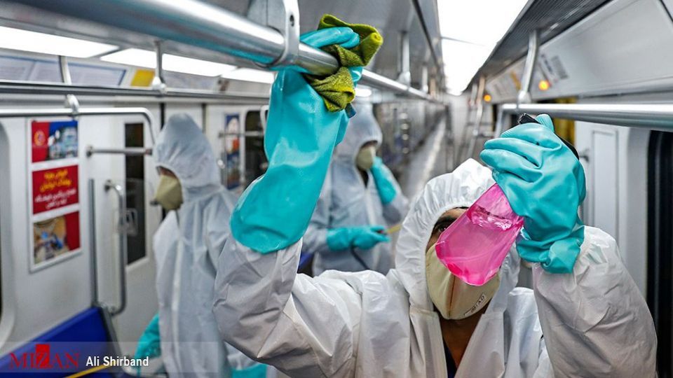  ضدعفونی کردن واگن‌های متروی تهران 
