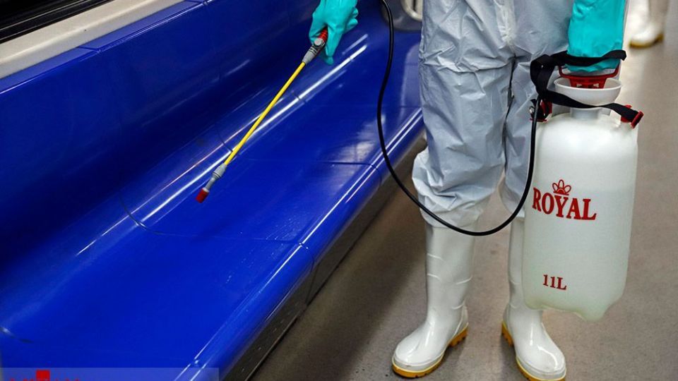  ضدعفونی کردن واگن‌های متروی تهران 