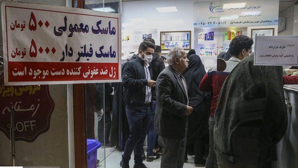 توزیع‌ ماسک در داروخانه های قم