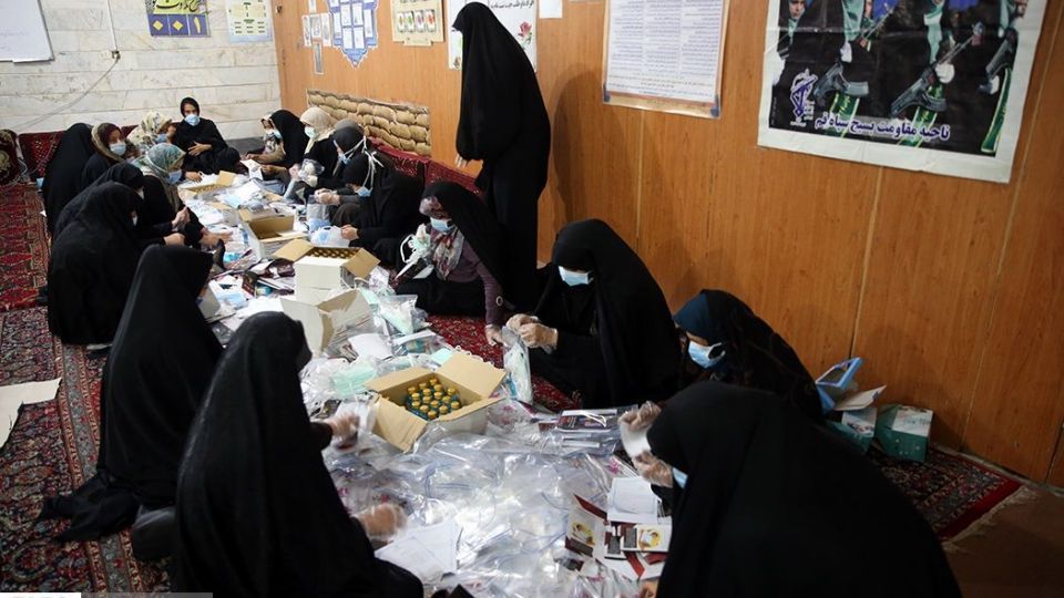 بسته بندی و توزیع ۵۰ هزار بسته بهداشتی در قم