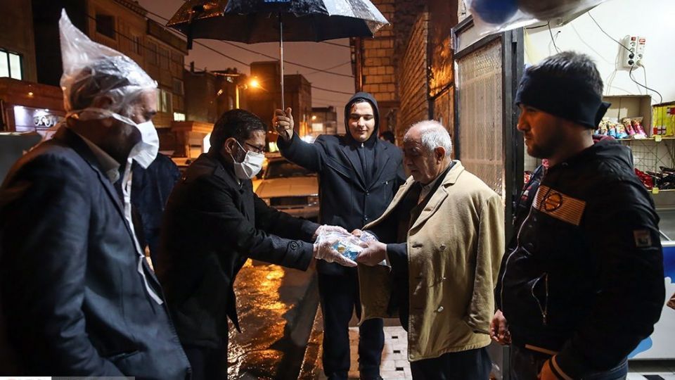 بسته بندی و توزیع ۵۰ هزار بسته بهداشتی در قم