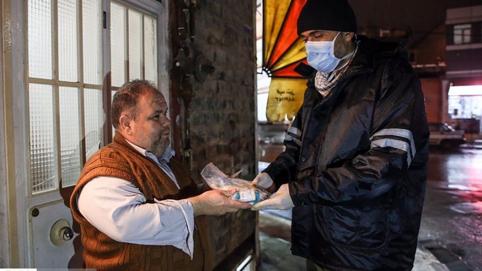 بسته بندی و توزیع ۵۰ هزار بسته بهداشتی در قم