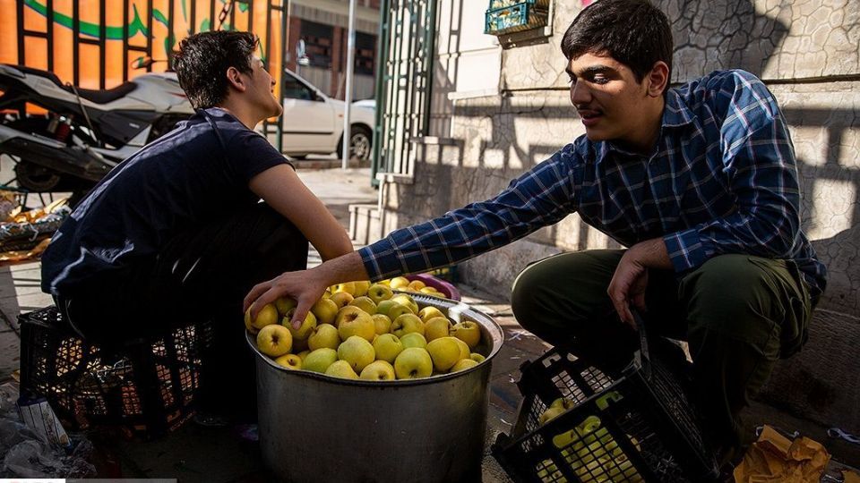 تهیه بسته غذایی برای بیمارستان مسیح دانشوری