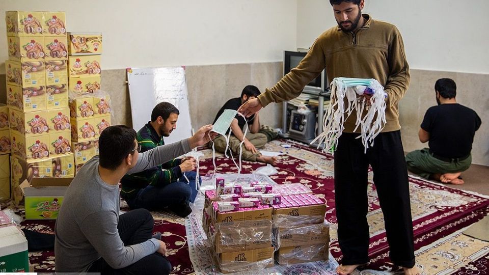 تهیه بسته غذایی برای بیمارستان مسیح دانشوری