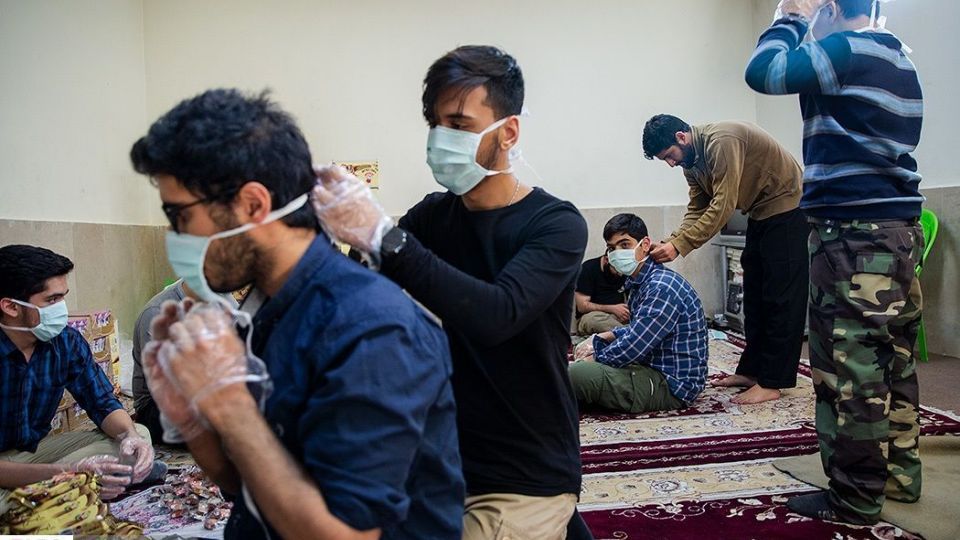 تهیه بسته غذایی برای بیمارستان مسیح دانشوری