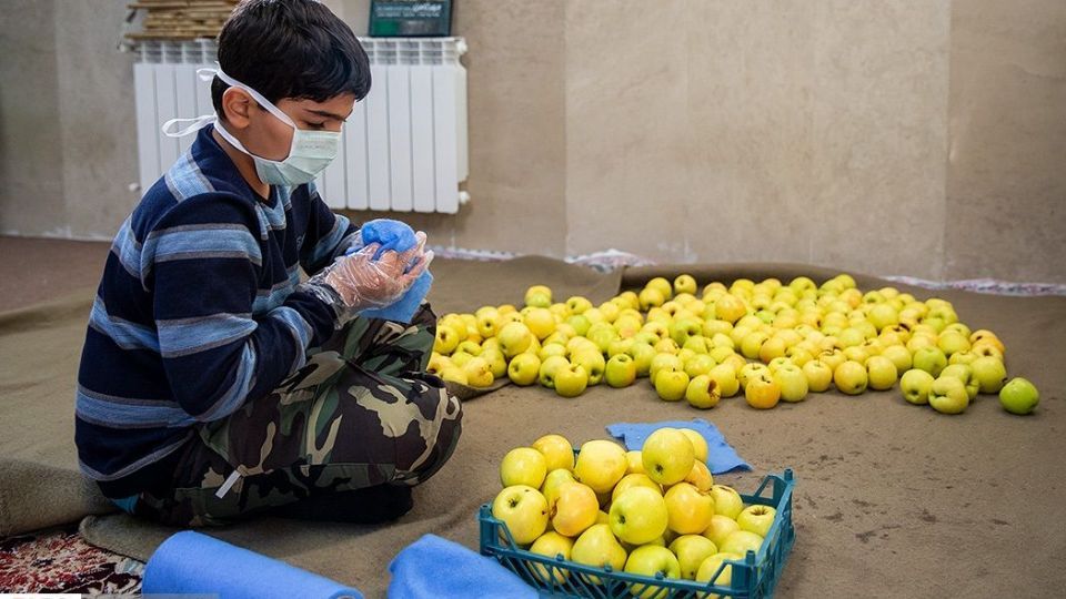 تهیه بسته غذایی برای بیمارستان مسیح دانشوری