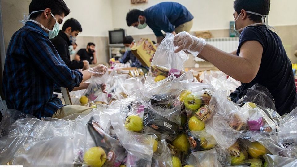 تهیه بسته غذایی برای بیمارستان مسیح دانشوری