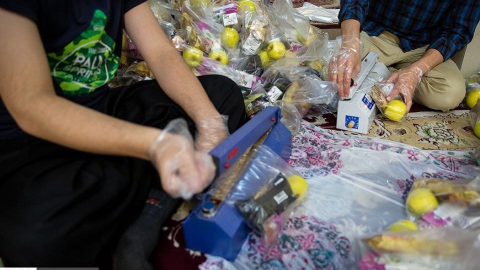 تهیه بسته غذایی برای بیمارستان مسیح دانشوری