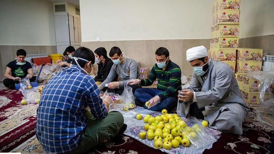 تهیه بسته غذایی برای بیمارستان مسیح دانشوری