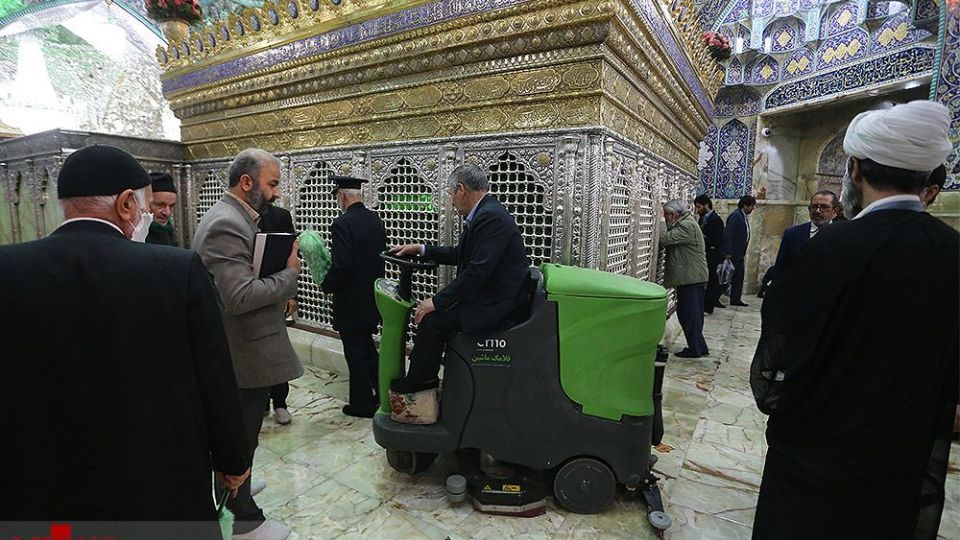 ضدعفونی کردن حرم مطهر حضرت فاطمه معصومه (س)