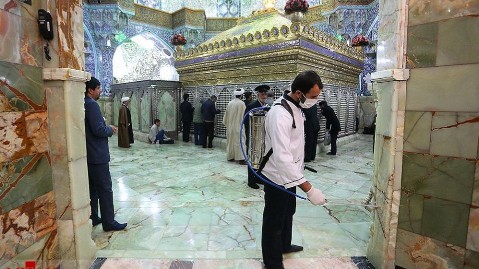 ضدعفونی کردن حرم مطهر حضرت فاطمه معصومه (س)