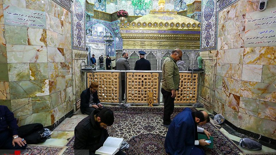 ضدعفونی کردن حرم مطهر حضرت فاطمه معصومه (س)