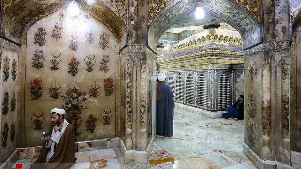 ضدعفونی کردن حرم مطهر حضرت فاطمه معصومه (س)