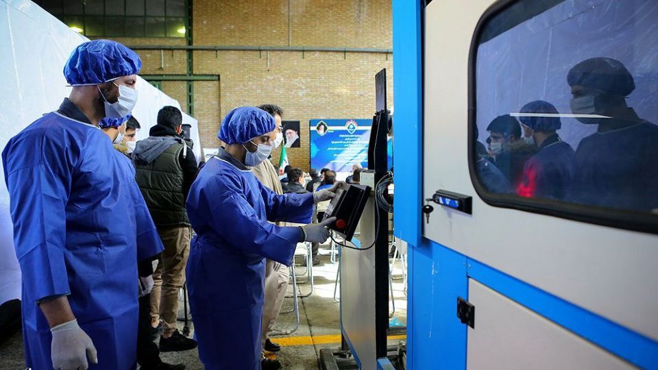 افتتاح خط تولید ماسک و مواد ضد عفونی در پالایشگاه نفت پارس