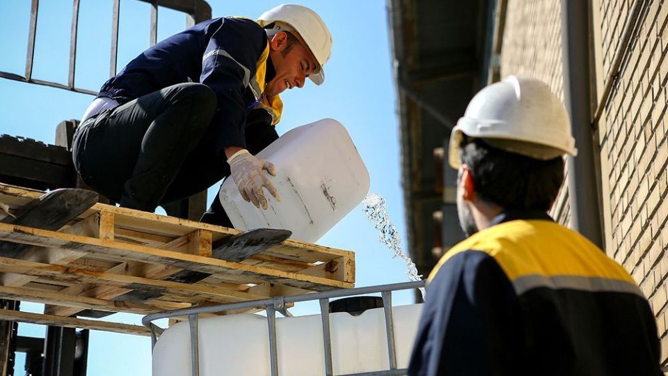 افتتاح خط تولید ماسک و مواد ضد عفونی در پالایشگاه نفت پارس