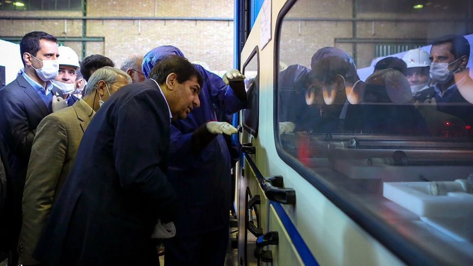 افتتاح خط تولید ماسک و مواد ضد عفونی در پالایشگاه نفت پارس