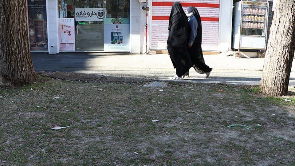 ماسک و دستکش‌های مصرف‌شده معضل این‌روزهای شهر