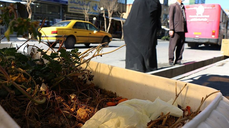 ماسک و دستکش‌های مصرف‌شده معضل این‌روزهای شهر