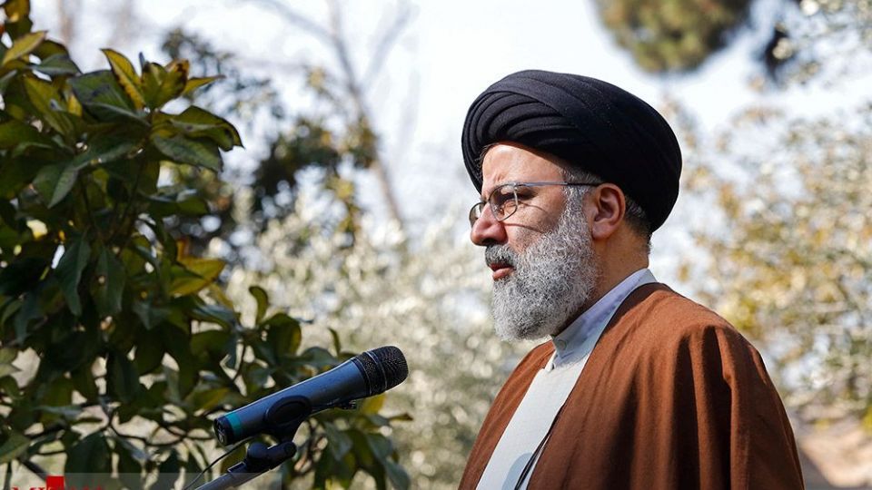  کاشت یک اصله نهال توسط رئیس قوه قضاییه 