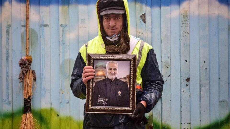 جای یک مرد در ۱۳ رجب خالیست