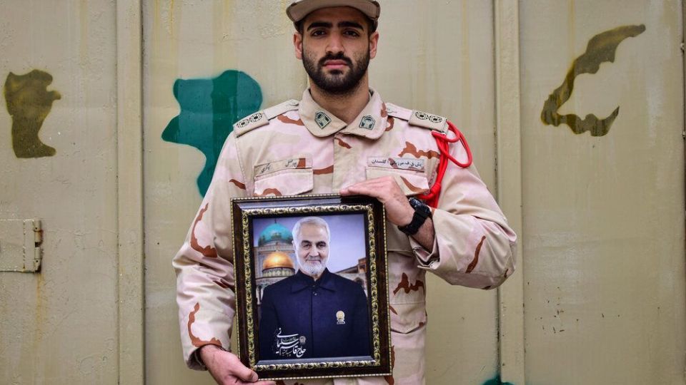 جای یک مرد در ۱۳ رجب خالیست