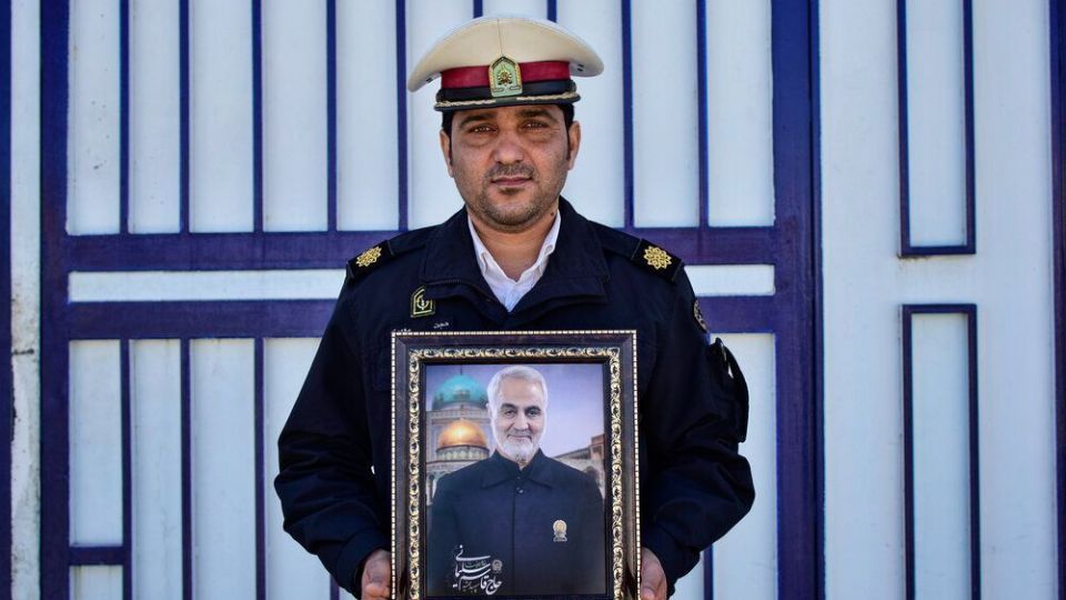 جای یک مرد در ۱۳ رجب خالیست