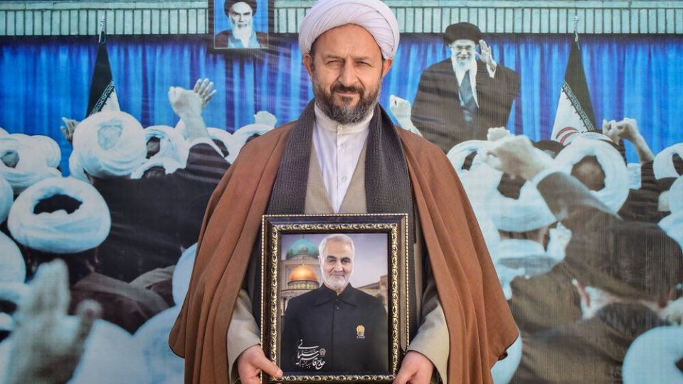 جای یک مرد در ۱۳ رجب خالیست