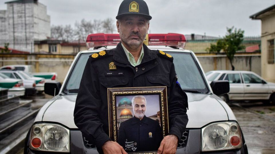 جای یک مرد در ۱۳ رجب خالیست