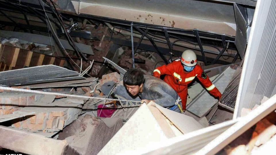  هتل قرنطینه شدگان کرونا در چین فرو ریخت