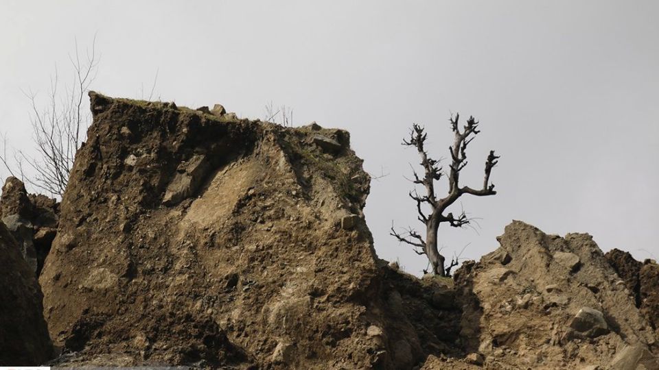 ریزش کوه در آزاد راه تهران - شمال