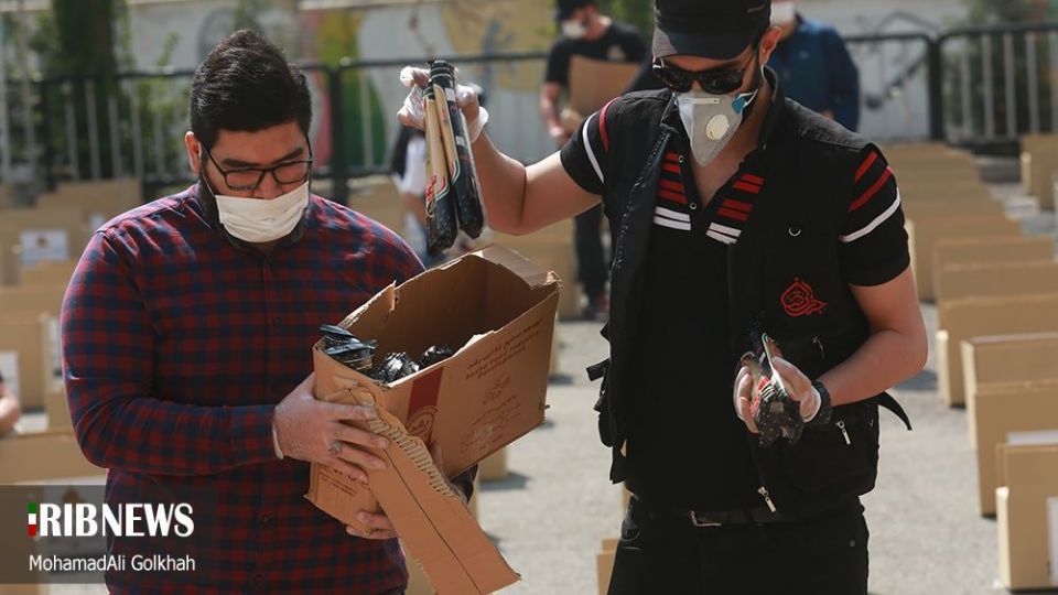 اهدای کمک های مردمی به نیازمندان