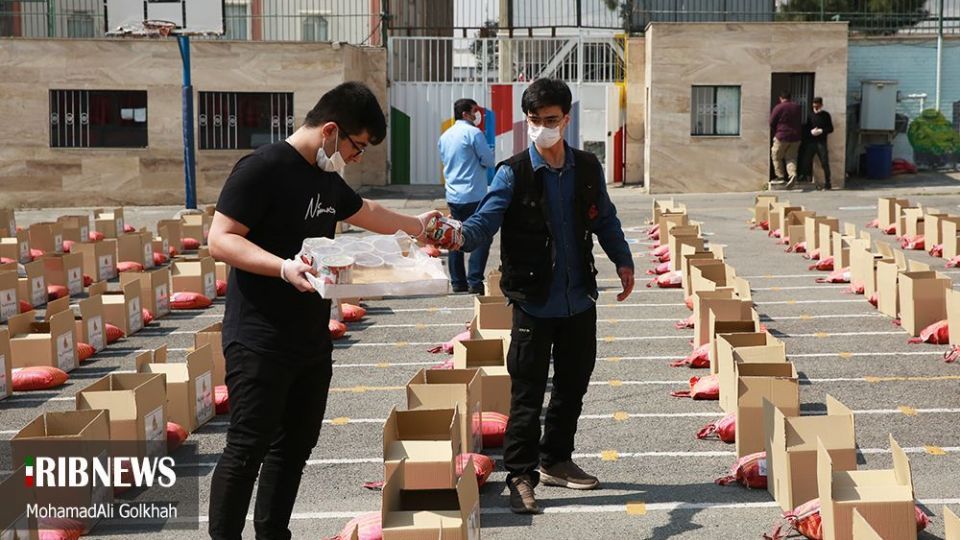 اهدای کمک های مردمی به نیازمندان