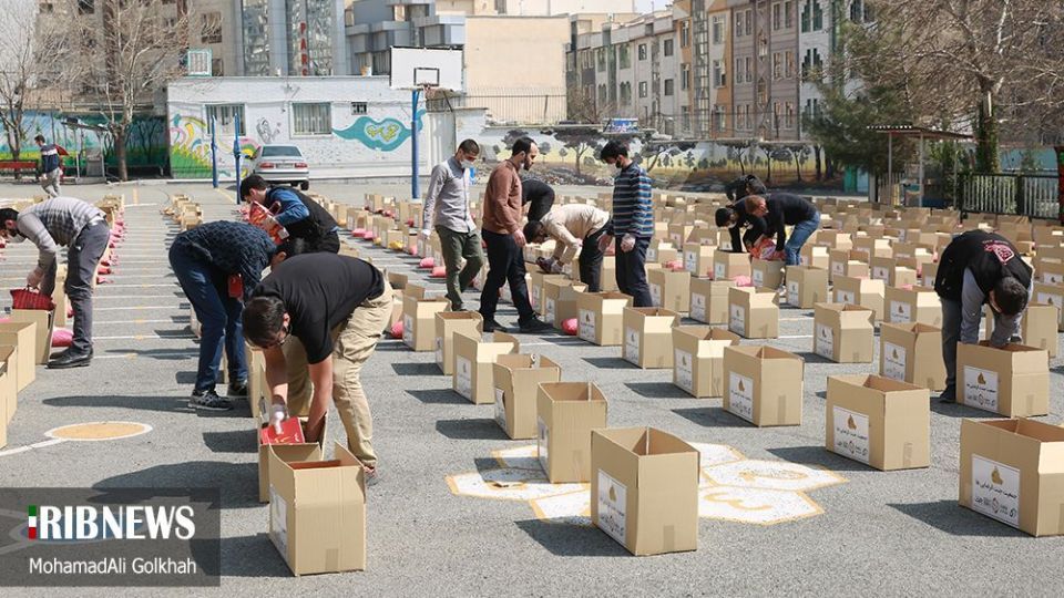 اهدای کمک های مردمی به نیازمندان