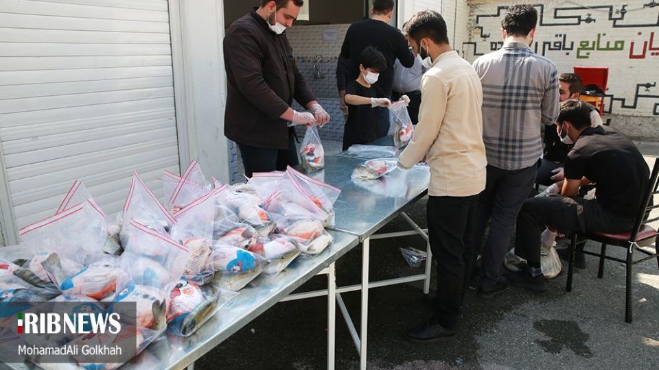 اهدای کمک های مردمی به نیازمندان