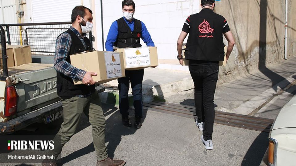 اهدای کمک های مردمی به نیازمندان