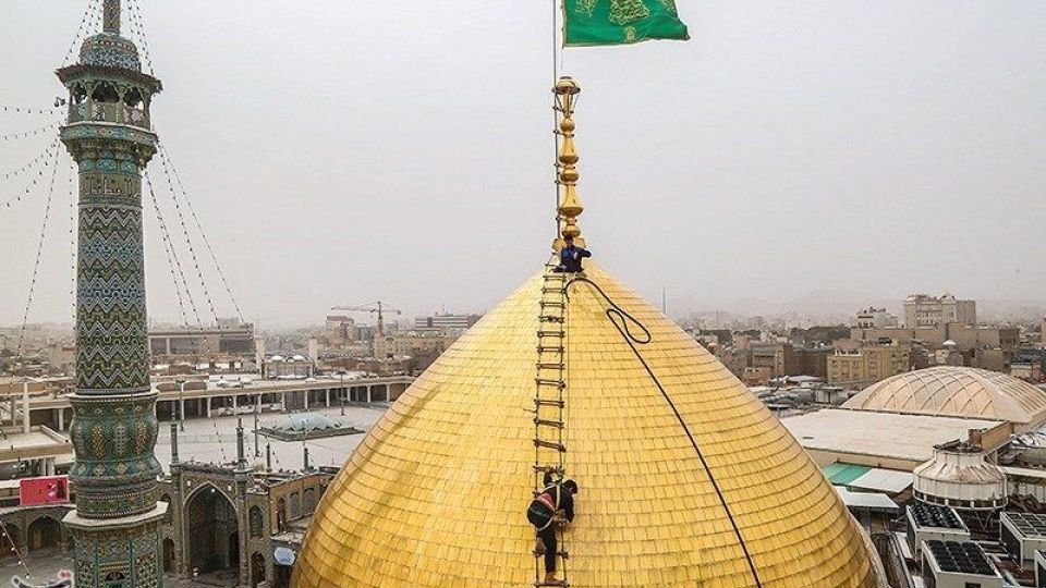  شستشوی گنبد حرم حضرت معصومه (س)