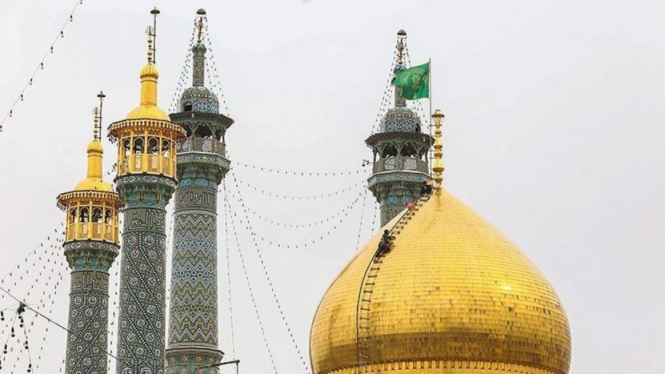  شستشوی گنبد حرم حضرت معصومه (س)