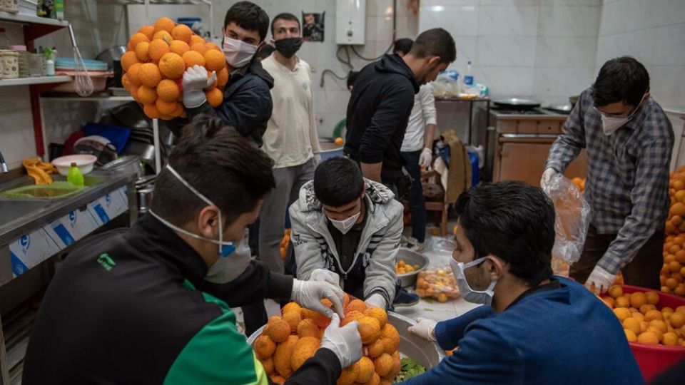 تهیه آبمیوه طبیعی برای بیمارستان ها در شیراز