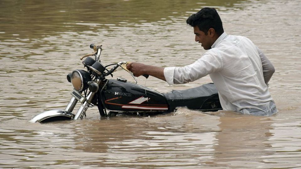 سیلاب و آبگرفتگی معابر شهر کرمان
