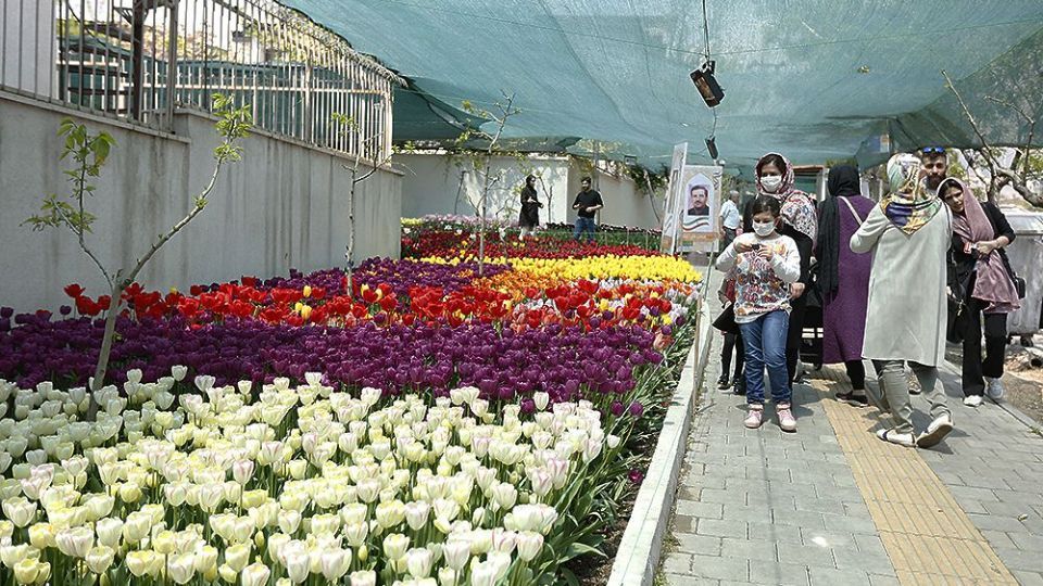 لاله‌ای برای مادران