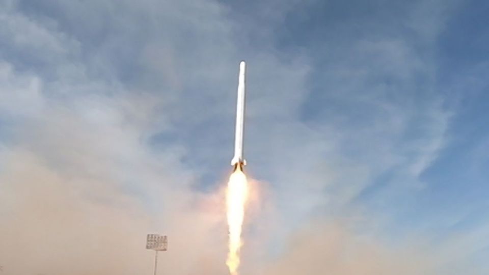 نوری به چشم دوستان، خاری به چشم دشمنان... نوری به چشم دوستان، خاری به چشم دشمنان...