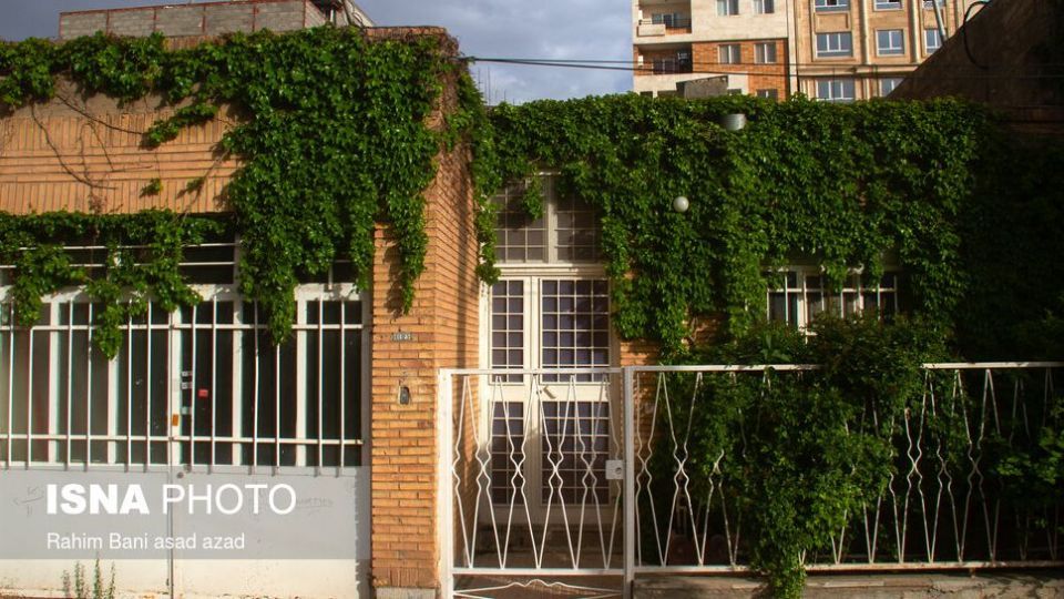 بهار بر سر خانه‌ها