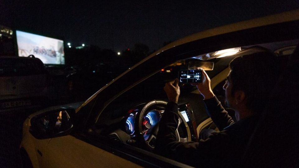 خروج در سینما ماشین