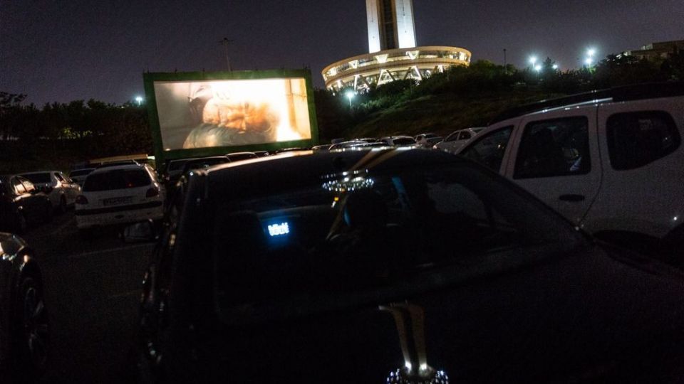 خروج در سینما ماشین